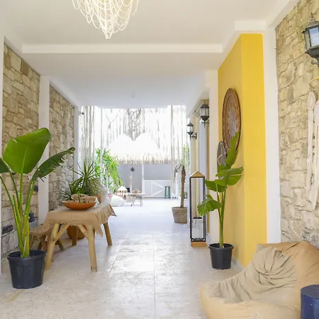 Otel Adacan Alacati *