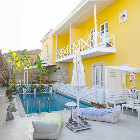 Adacan Alacati Otel *